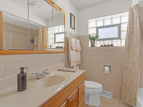 Tiny photo for 4928 N New England Avenue, Chicago, IL 60656 (MLS # 12604950)