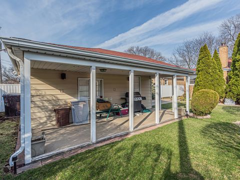 Tiny photo for 4928 N New England Avenue, Chicago, IL 60656 (MLS # 12604950)