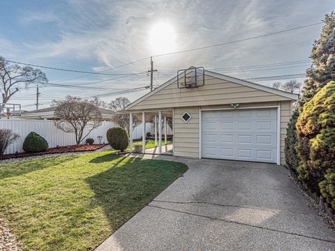 Tiny photo for 4928 N New England Avenue, Chicago, IL 60656 (MLS # 12604950)