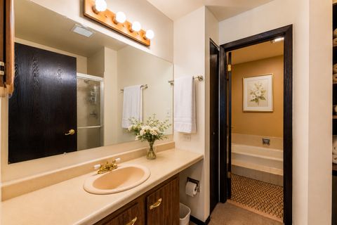 Tiny photo for 931 E Kings Row ROW #6, Palatine, IL 60074 (MLS # 12673515)
