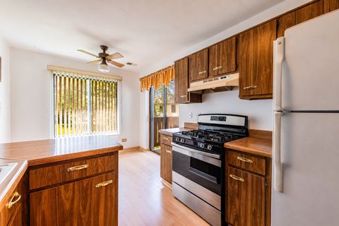 Tiny photo for 931 E Kings Row ROW #6, Palatine, IL 60074 (MLS # 12673515)