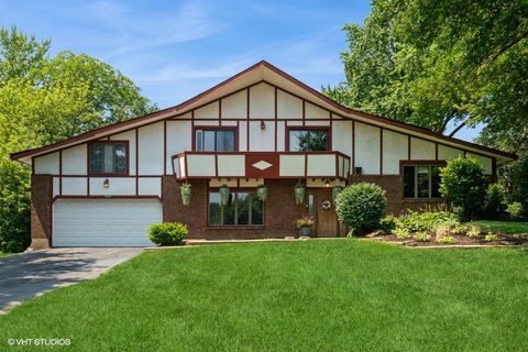 Photo of 8N530 Gingerwood Lane, Elgin, IL 60124 (MLS # 12423036)