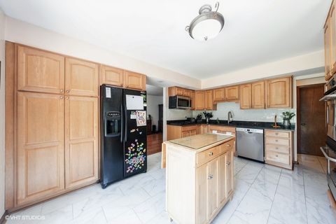 Tiny photo for 8N530 Gingerwood Lane, Elgin, IL 60124 (MLS # 12423036)