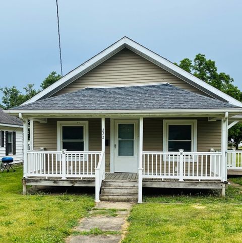 Photo of 222 E Thompson Avenue, Hoopeston, IL 60942 (MLS # 12680841)