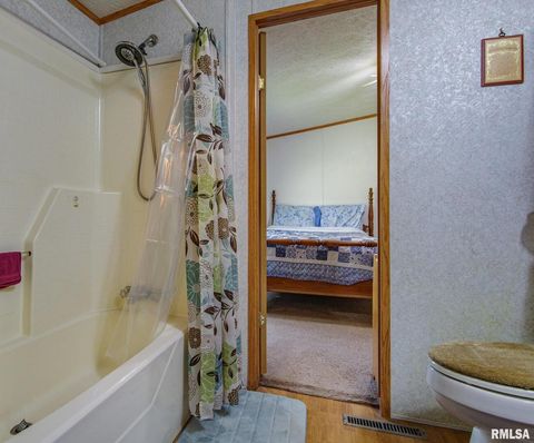 Tiny photo for 16807 Kendall Road, Mt Vernon, IL 62864 (MLS # EB459289)