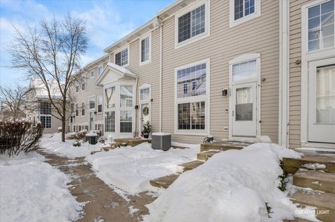 Tiny photo for 609 Hidden Creek Lane #609, North Aurora, IL 60542 (MLS # 12496384)
