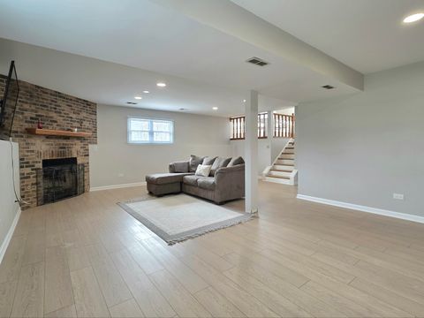 Tiny photo for 300 W Woodlawn Road, New Lenox, IL 60451 (MLS # 12601886)