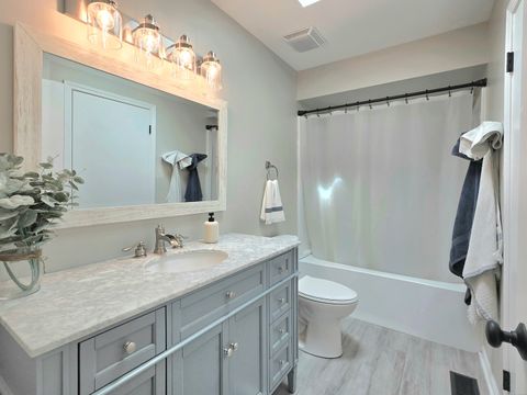 Tiny photo for 300 W Woodlawn Road, New Lenox, IL 60451 (MLS # 12601886)