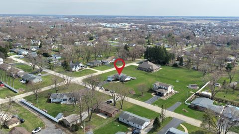 Tiny photo for 300 W Woodlawn Road, New Lenox, IL 60451 (MLS # 12601886)