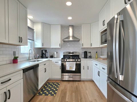 Tiny photo for 300 W Woodlawn Road, New Lenox, IL 60451 (MLS # 12601886)