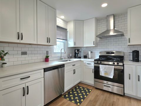 Tiny photo for 300 W Woodlawn Road, New Lenox, IL 60451 (MLS # 12601886)