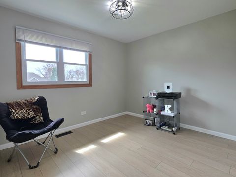 Tiny photo for 300 W Woodlawn Road, New Lenox, IL 60451 (MLS # 12601886)