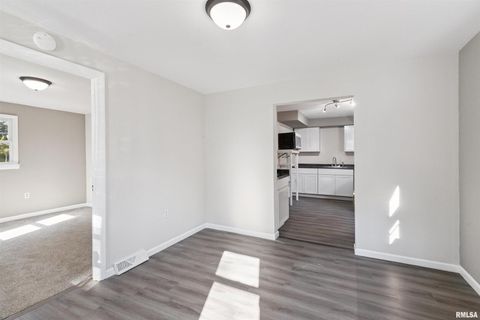 Tiny photo for 460 W KNOX Street, Galesburg, IL 61401 (MLS # QC4267259)