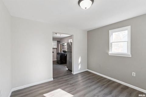 Tiny photo for 460 W KNOX Street, Galesburg, IL 61401 (MLS # QC4267259)