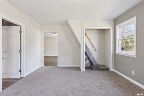 Tiny photo for 460 W KNOX Street, Galesburg, IL 61401 (MLS # QC4267259)