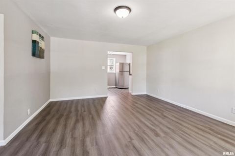 Tiny photo for 460 W KNOX Street, Galesburg, IL 61401 (MLS # QC4267259)