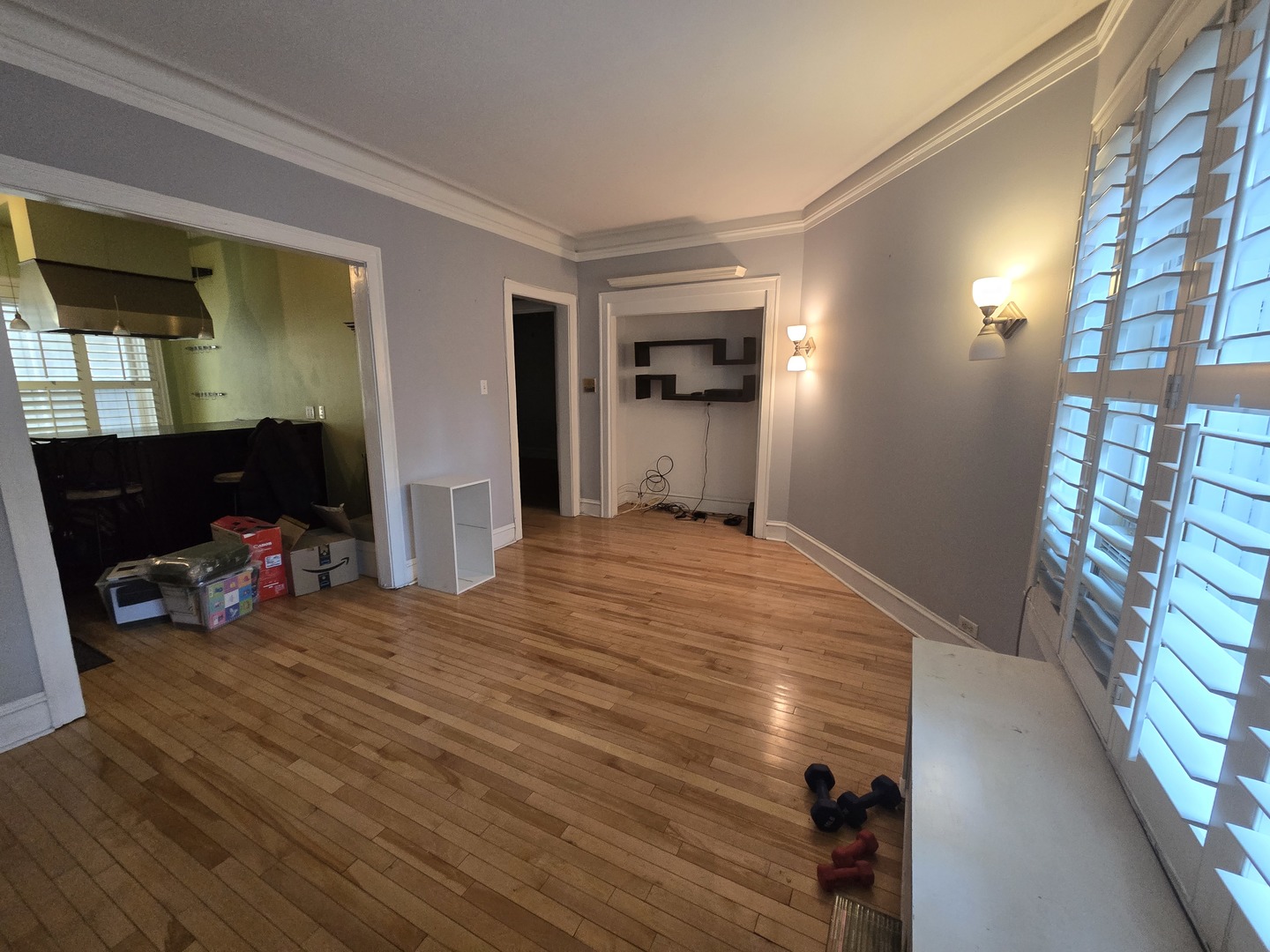 548 W Brompton Avenue 1E