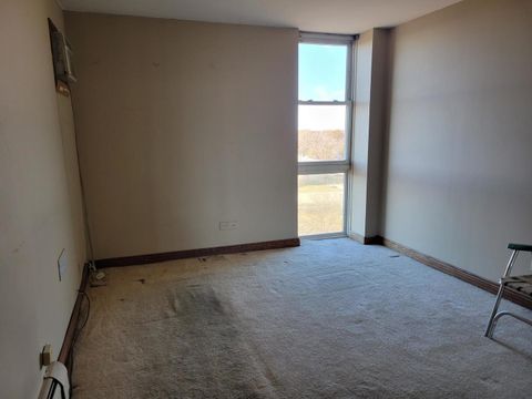 Tiny photo for 1043 S YORK Road #605, Bensenville, IL 60106 (MLS # 12522888)