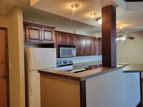 Tiny photo for 1043 S YORK Road #605, Bensenville, IL 60106 (MLS # 12522888)