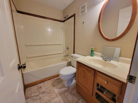 Tiny photo for 1043 S YORK Road #605, Bensenville, IL 60106 (MLS # 12522888)