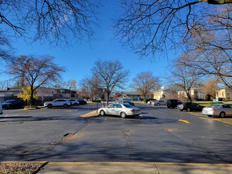 Tiny photo for 1043 S YORK Road #605, Bensenville, IL 60106 (MLS # 12522888)