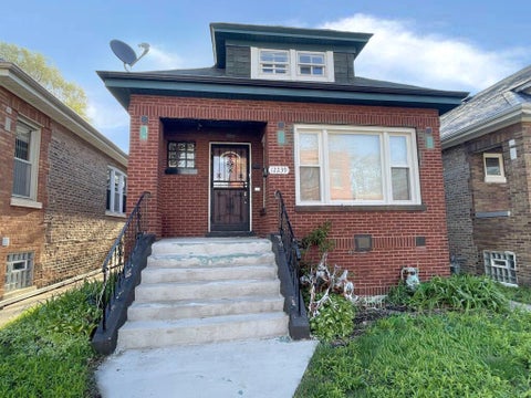 Tiny photo for 12239 S Parnell Avenue, Chicago, IL 60628 (MLS # 12626355)