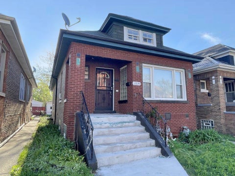 Tiny photo for 12239 S Parnell Avenue, Chicago, IL 60628 (MLS # 12626355)