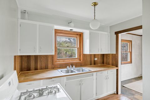 Tiny photo for 1623 Sawyer Avenue, Glen Ellyn, IL 60137 (MLS # 12521792)