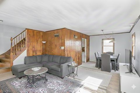 Tiny photo for 1623 Sawyer Avenue, Glen Ellyn, IL 60137 (MLS # 12521792)