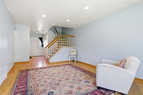 Tiny photo for 718 Clearwater Court, Wheeling, IL 60090 (MLS # 12598811)