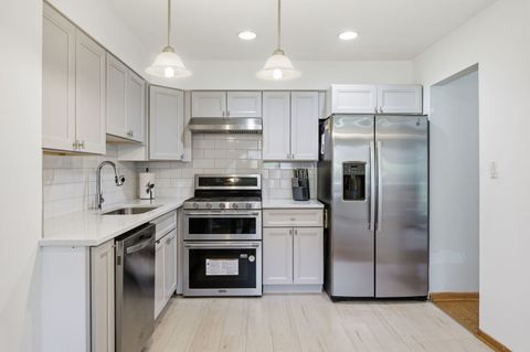 Tiny photo for 718 Clearwater Court, Wheeling, IL 60090 (MLS # 12598811)