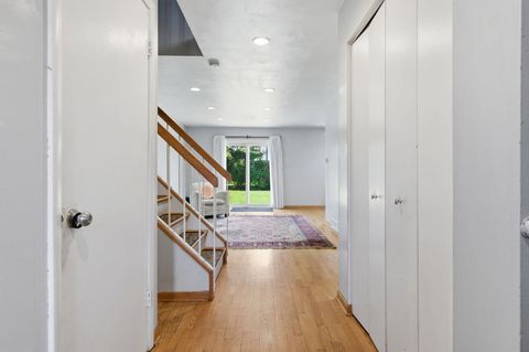 Tiny photo for 718 Clearwater Court, Wheeling, IL 60090 (MLS # 12598811)