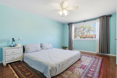 Tiny photo for 718 Clearwater Court, Wheeling, IL 60090 (MLS # 12598811)