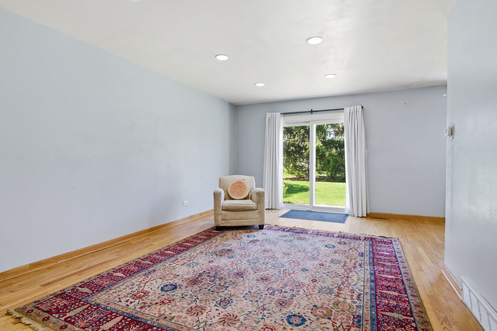 718 Clearwater Court