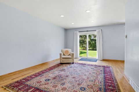 Tiny photo for 718 Clearwater Court, Wheeling, IL 60090 (MLS # 12598811)