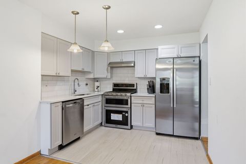 Tiny photo for 718 Clearwater Court, Wheeling, IL 60090 (MLS # 12598811)