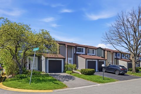 Tiny photo for 718 Clearwater Court, Wheeling, IL 60090 (MLS # 12598811)