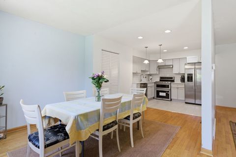 Tiny photo for 718 Clearwater Court, Wheeling, IL 60090 (MLS # 12598811)