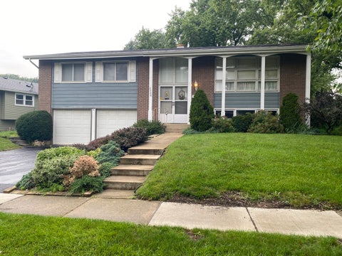 Photo of 2528 Jackson Drive, Woodridge, IL 60517 (MLS # 12726005)