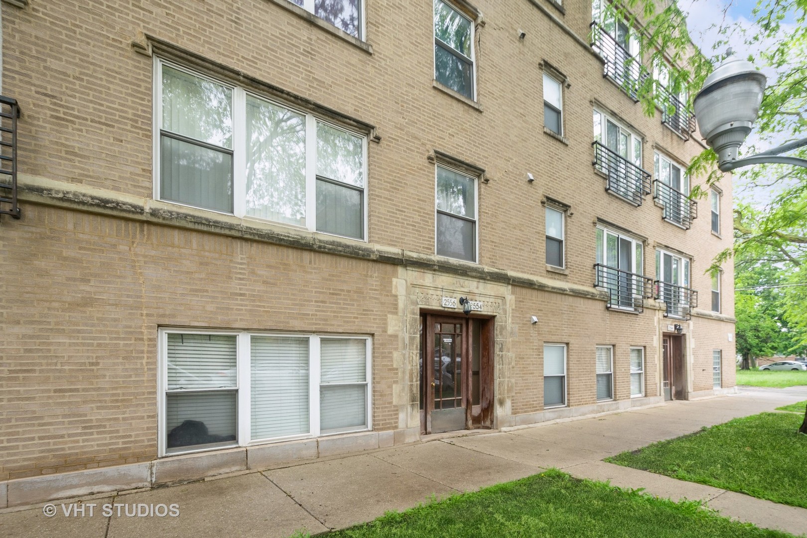 2556 W Rosemont Avenue 1