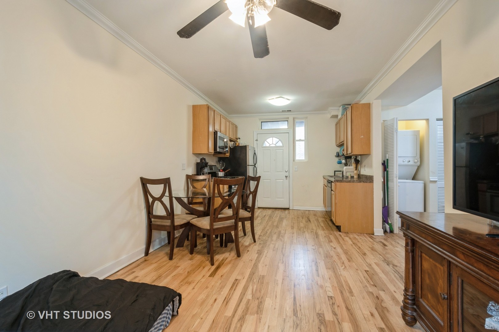 2556 W Rosemont Avenue 1