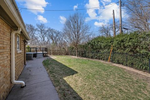 Tiny photo for 2405 23rd Avenue A, Moline, IL 61265 (MLS # 12608718)