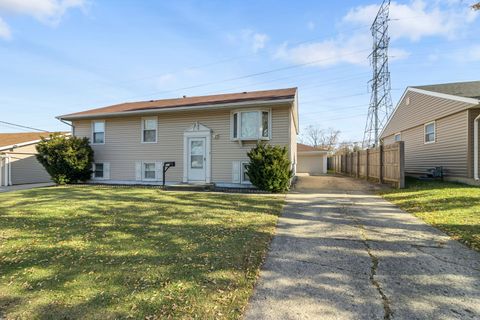 Photo of 467 Arnold Avenue, Romeoville, IL 60441 (MLS # 12518493)