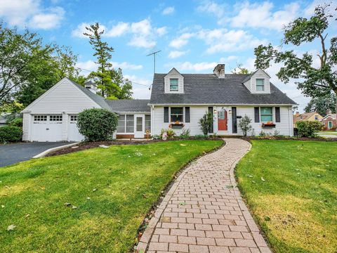 Photo of 821 Shuler Street, Elgin, IL 60123 (MLS # 12488255)