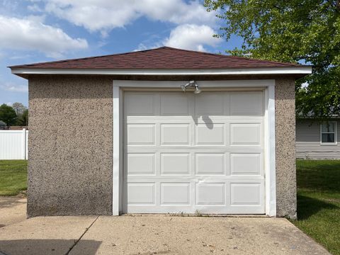 Tiny photo for 1810 Prospect Avenue, Peru, IL 61354 (MLS # 12625415)