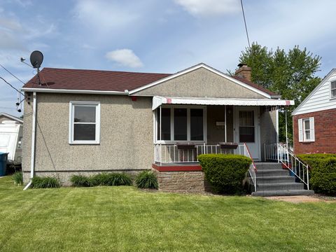 Tiny photo for 1810 Prospect Avenue, Peru, IL 61354 (MLS # 12625415)
