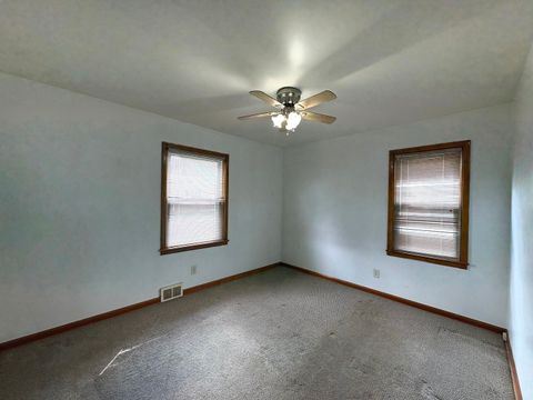 Tiny photo for 1810 Prospect Avenue, Peru, IL 61354 (MLS # 12625415)