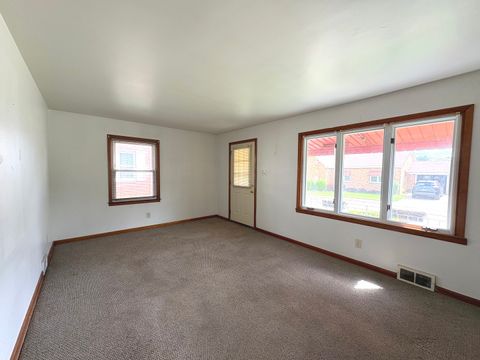 Tiny photo for 1810 Prospect Avenue, Peru, IL 61354 (MLS # 12625415)