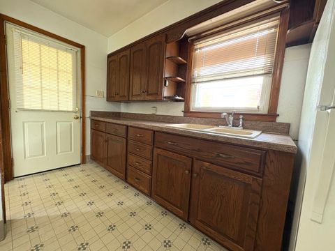 Tiny photo for 1810 Prospect Avenue, Peru, IL 61354 (MLS # 12625415)