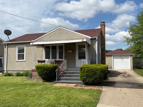 Tiny photo for 1810 Prospect Avenue, Peru, IL 61354 (MLS # 12625415)